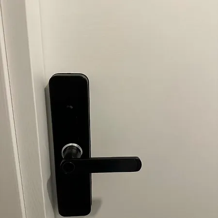 - Private - H24 Self Check-in 招待所